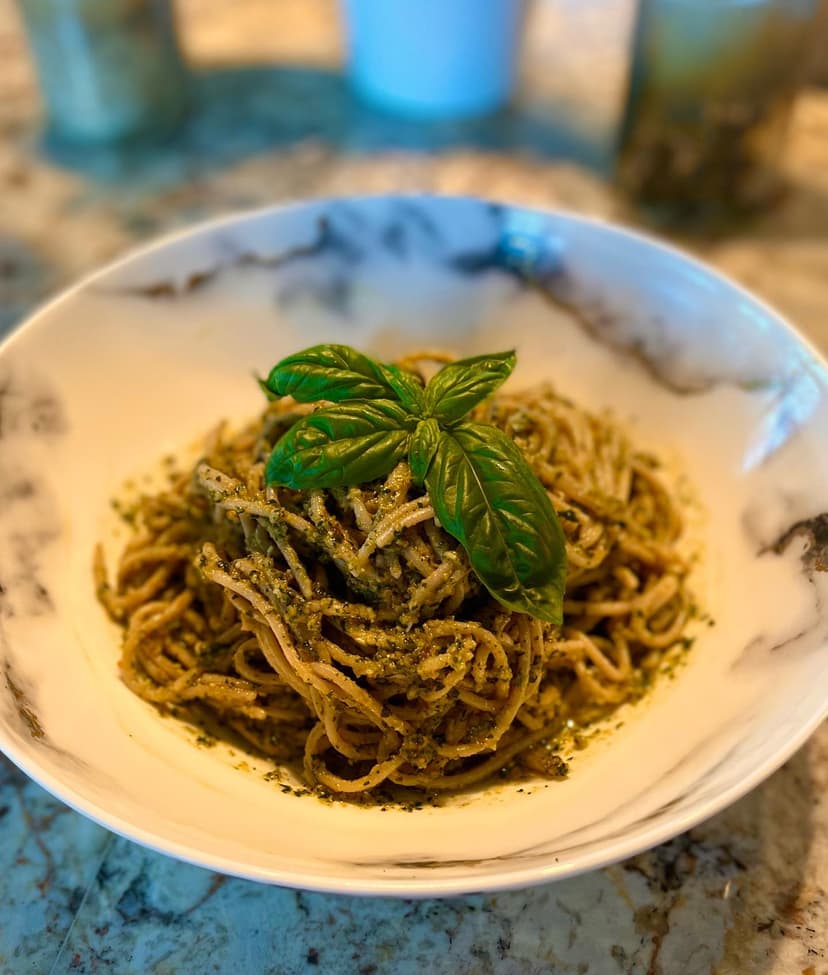 Pasta with Olive Oil and Garlic Sauce